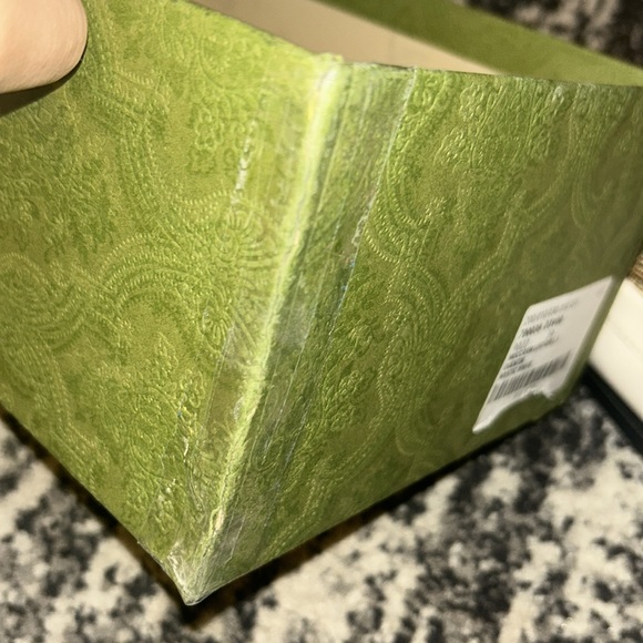 Gucci Logo Plaque Moccasin Leather Loafers - Picture 12 of 16